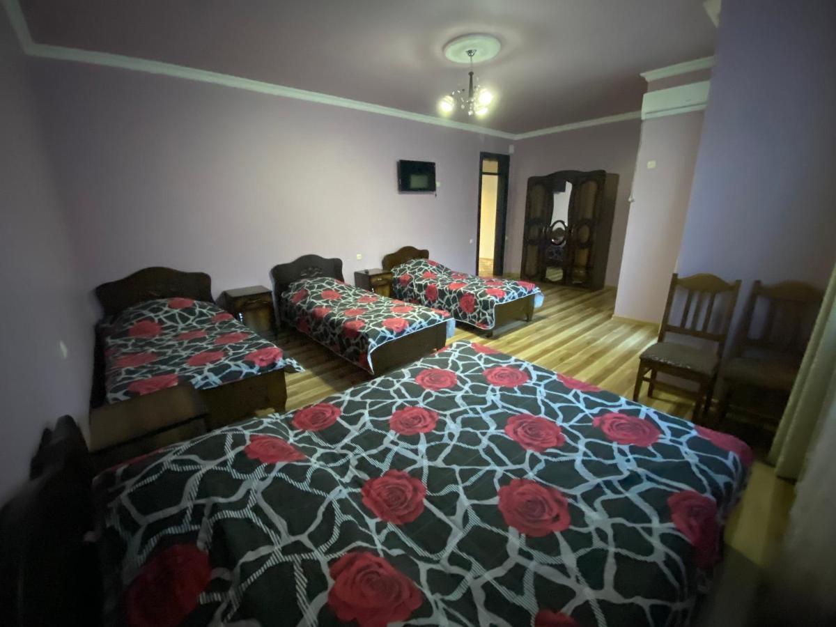 Hotel Beliy Dom Kvariati Esterno foto