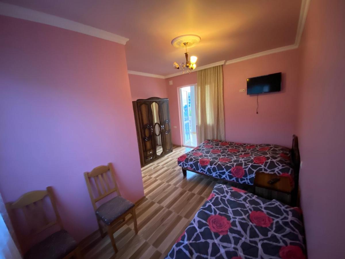 Hotel Beliy Dom Kvariati Esterno foto