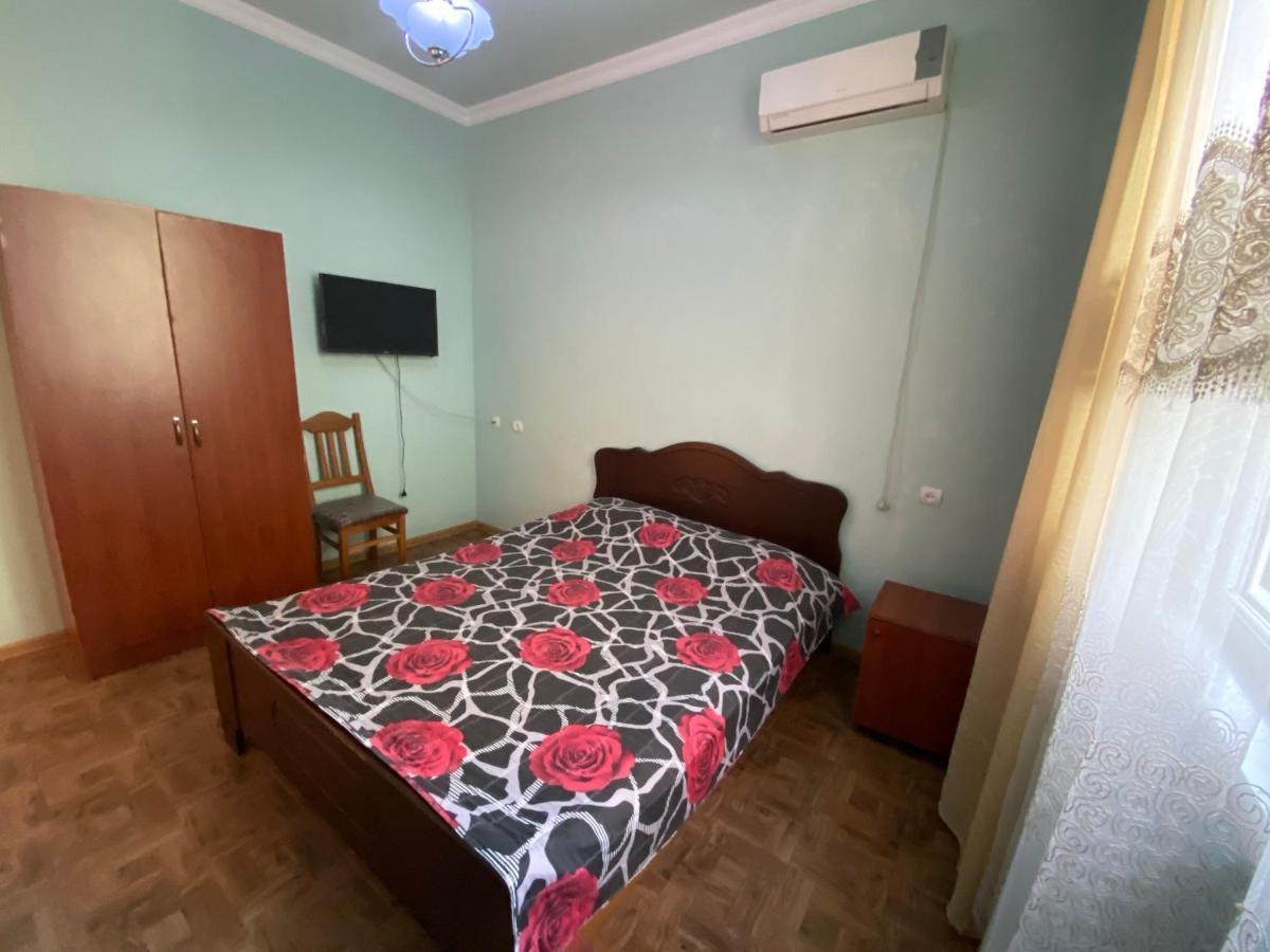 Hotel Beliy Dom Kvariati Esterno foto