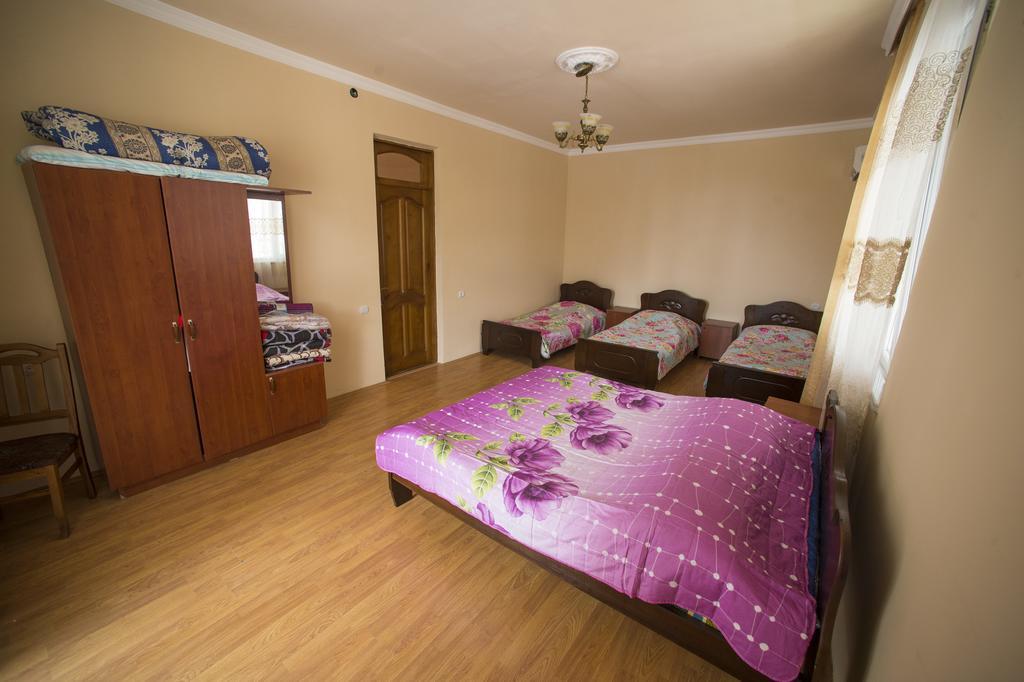 Hotel Beliy Dom Kvariati Esterno foto